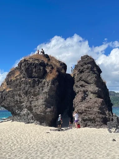 Rochers sur la plage